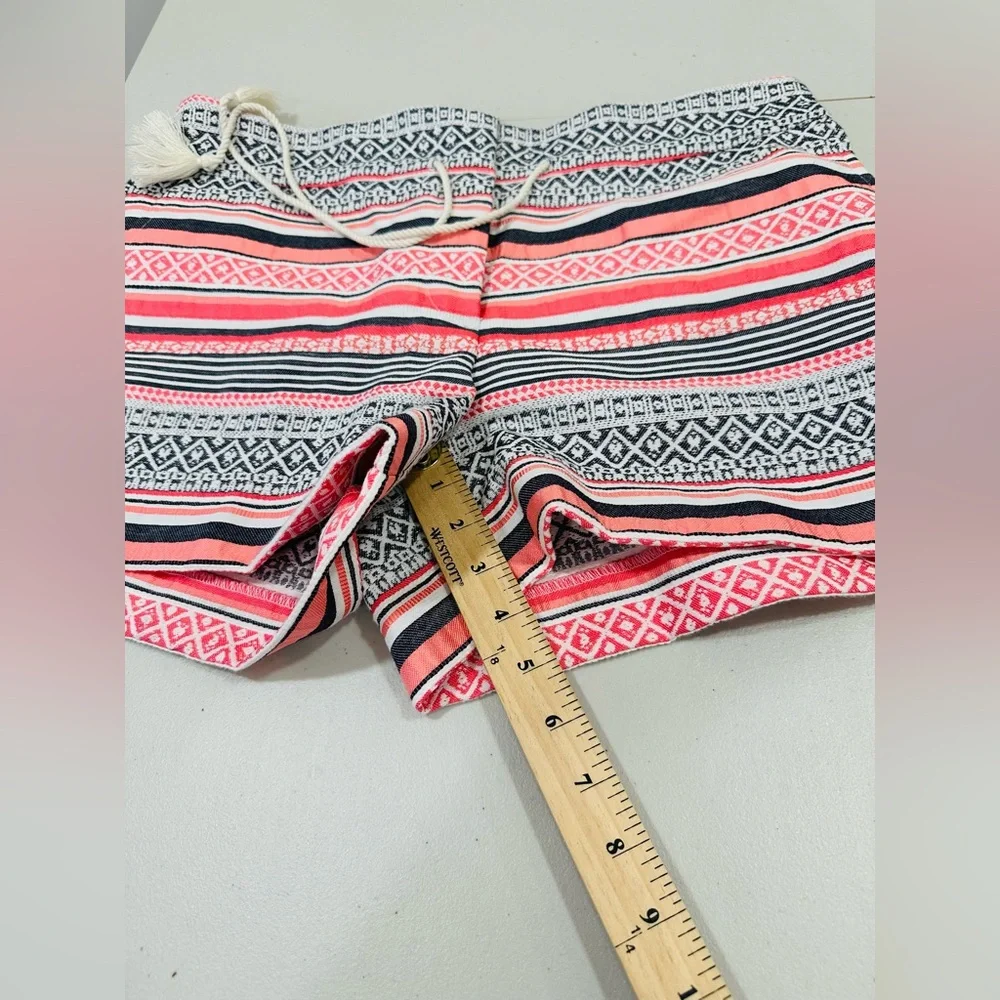 Ann‎ Taylor The Riviera Shorts  Womens Size 8 Textured  Aztec Stripe Boho NWT